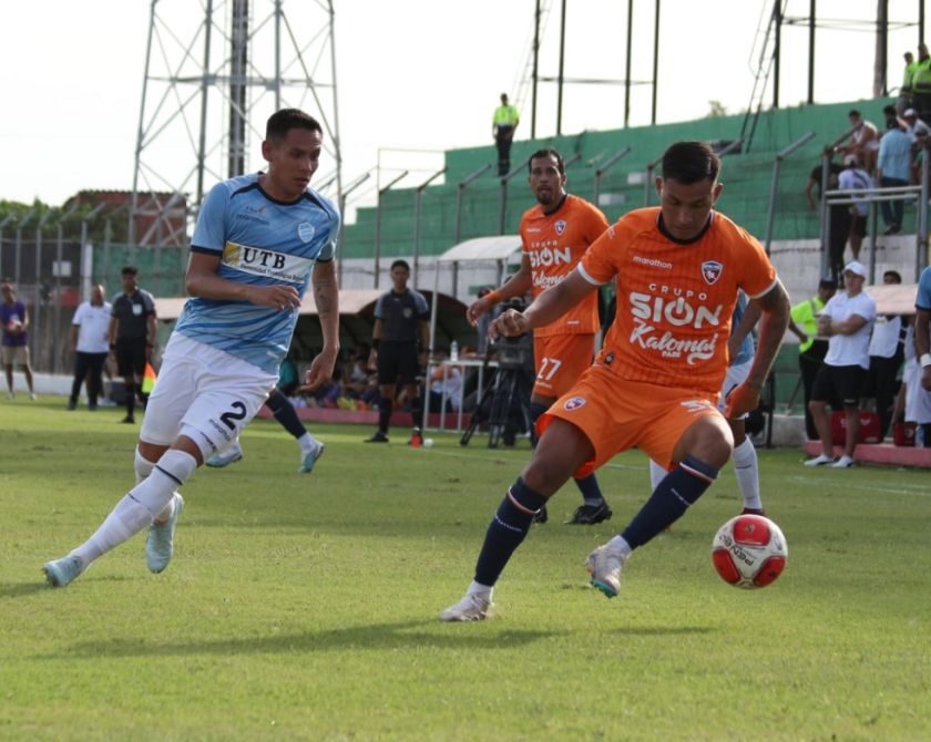 Aurora logra la clasificación como primero de grupo con un pálido empate