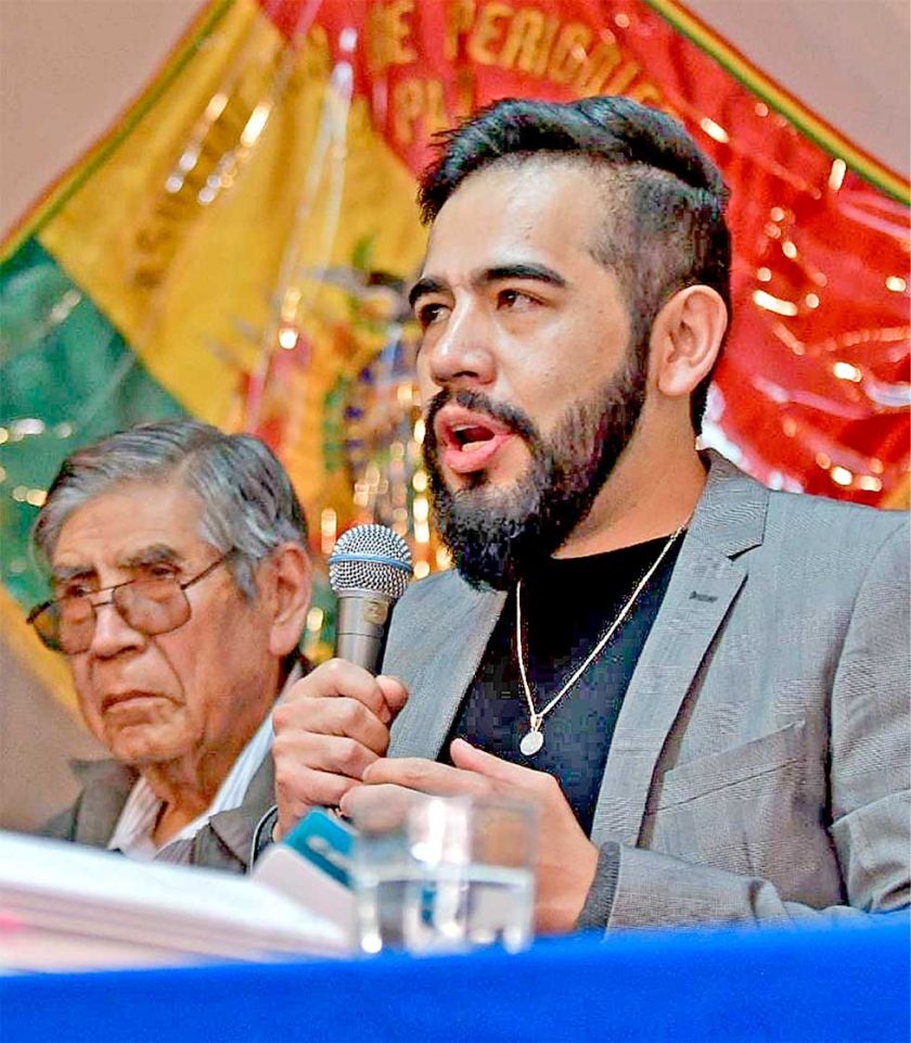 Villegas: “Los gastos legales están saliendo de mi bolsillo”