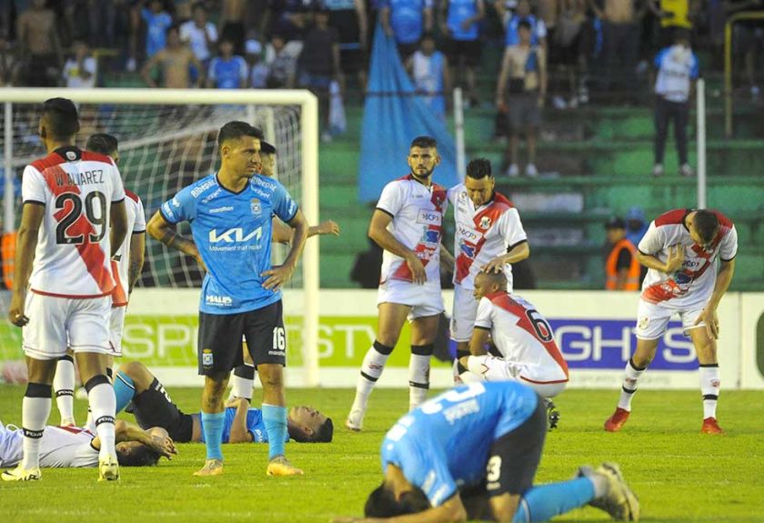 Nacional avanza a cuartos, pese a perder con Blooming