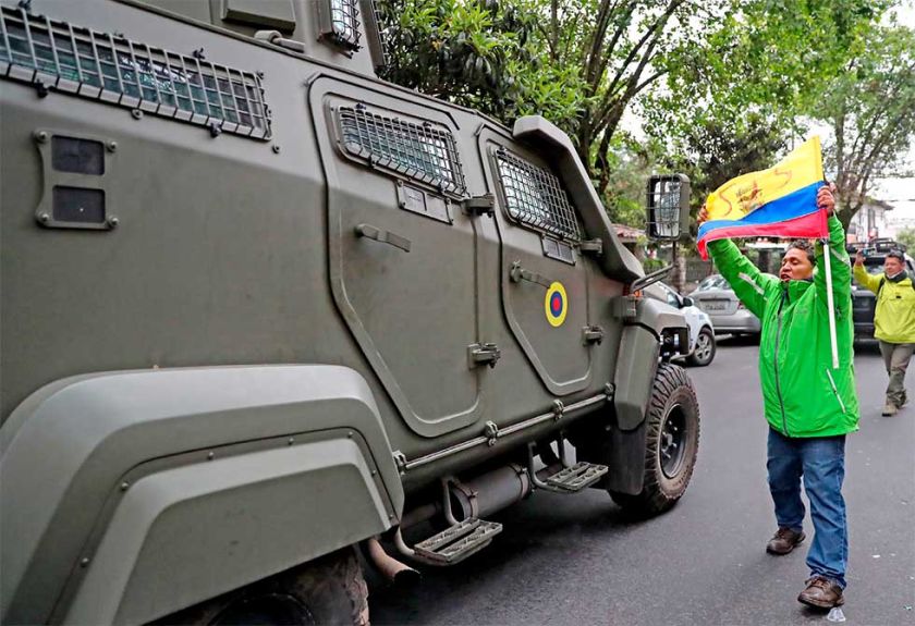 Revuelo tras asalto diplomático de Ecuador