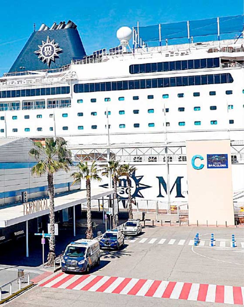 Gestionan retorno de 69 bolivianos varados en un crucero