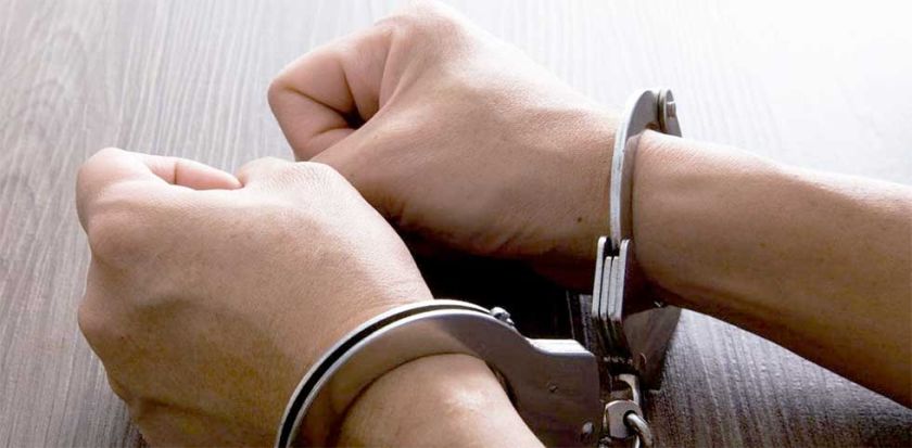 Buscan a maestro que abusó de su alumna y otro es investigado