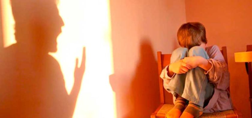 Los menores festejan aniversario en medio de creciente violencia en los hogares