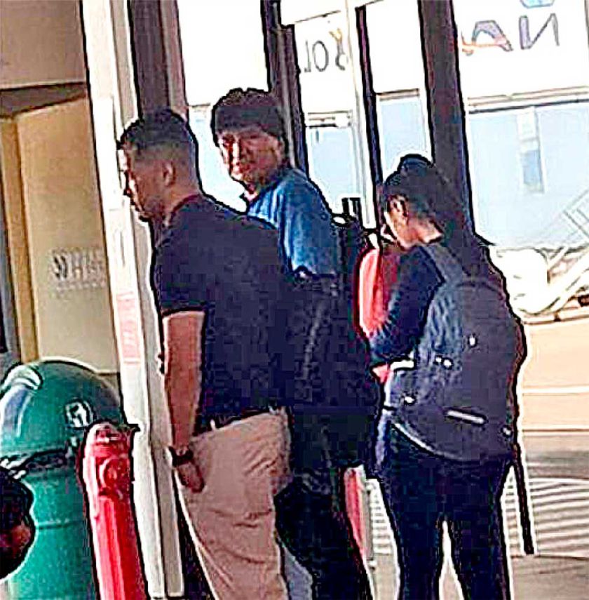 Tras críticas, Evo dice que viaja en jet por seguridad