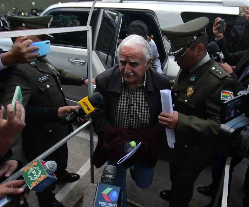 Juez dicta detención domiciliaria para Echazú por el caso de las piscinas de evaporación