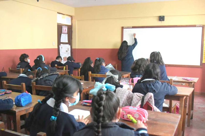 Sedes pide definir aplicación de horario invernal en Potosí