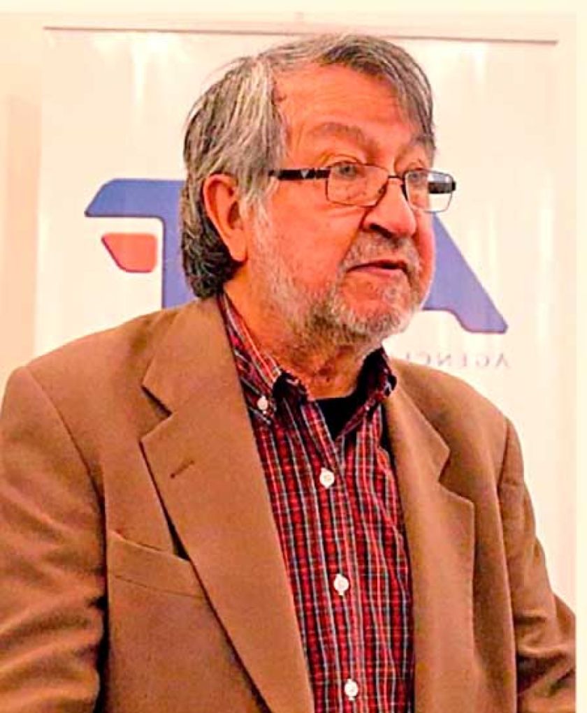 Academia de la Lengua le da la silla Ñ a Salazar