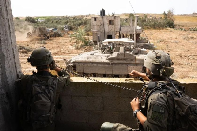 Israel ataca por tierra, mar y aire una Franja de Gaza sumida en la catástrofe