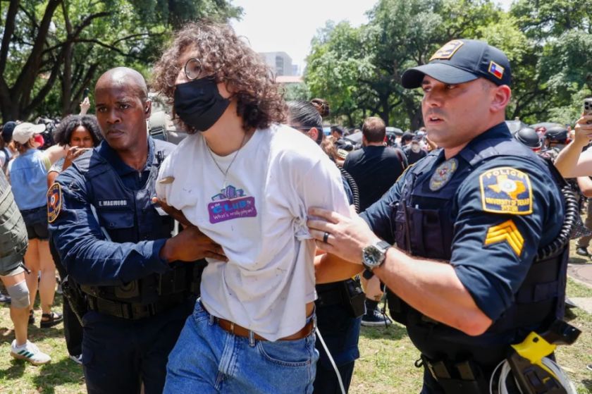 Estudiantes en EE.UU. mantienen su desafío en las protestas contra la guerra en Gaza