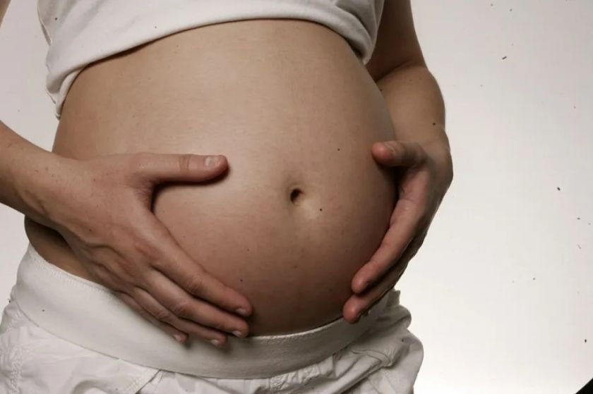 España: El Constitucional se dispone a avalar la ley que penaliza el acoso a las mujeres que abortan
