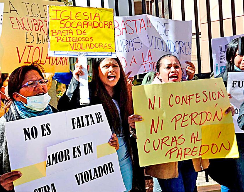 Fiscalía espera al Vaticano para imputar a siete curas