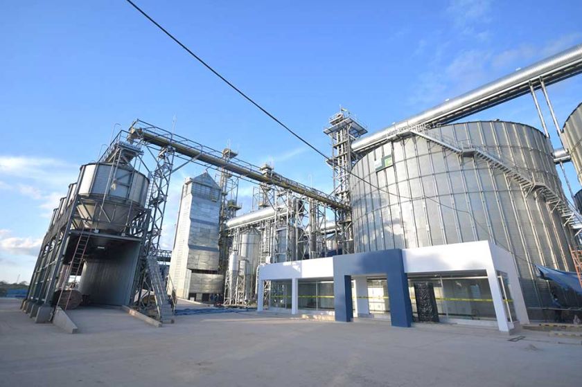 Gobierno dice que entregará 25 plantas industriales este año