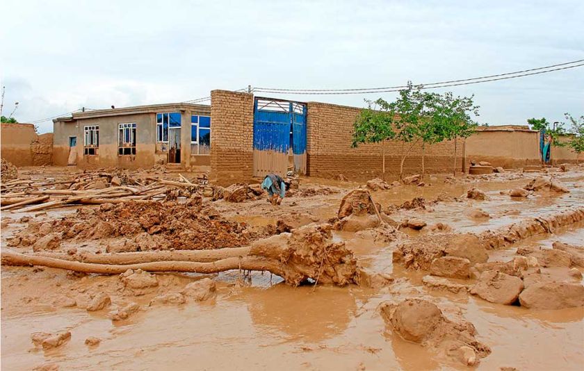 Al menos 300 muertos, tras inundaciones en Afganistán