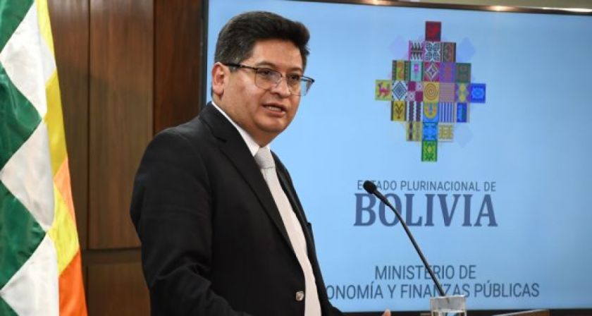 Gobierno asegura que entre 25 y 30 grandes exportadores no ingresan al país los dólares que generan
