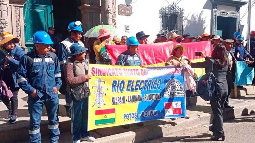 Comunarios del Jatun Ayllu Jila inician el bloqueo de caminos 