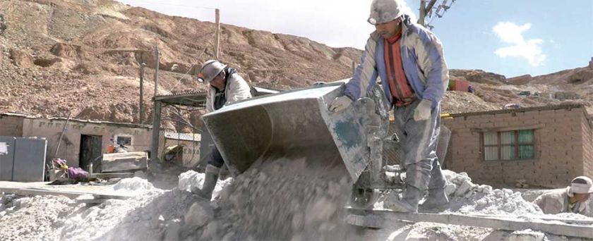Más del 70% de los municipios tienen actividades de minería
