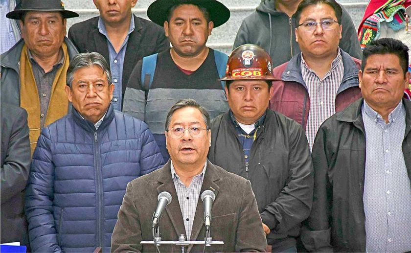 Arce abroga decreto de DDRR “para evitar convulsión social”