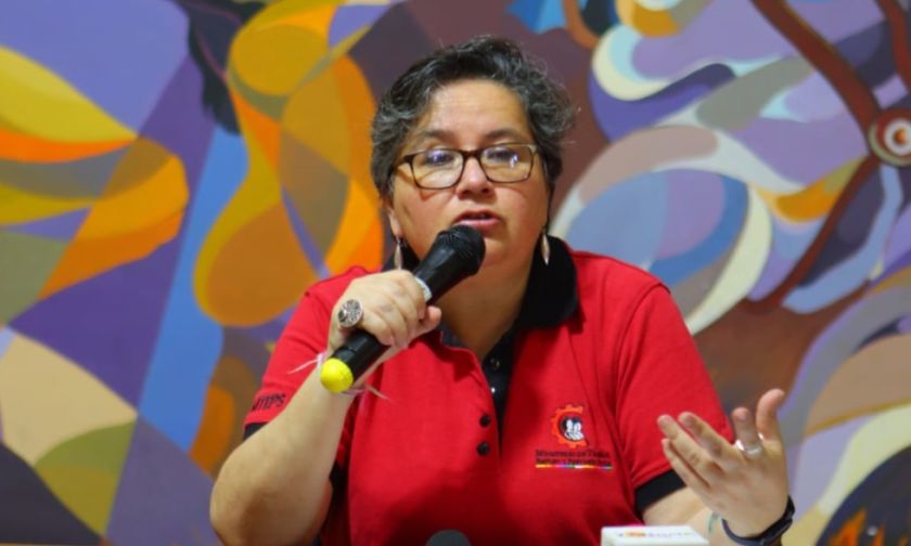 Ministra de Trabajo acusa a las empresas privadas de la informalidad en Bolivia
