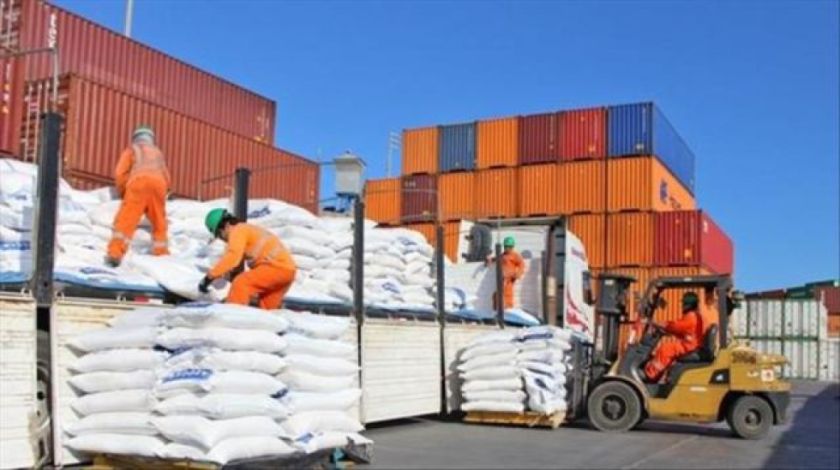 Exportadores refutan acusaciones del gobierno por escasez de dólares y señalan deuda pendiente del Estado