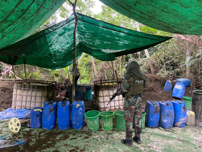 Chapare: Operativo incauta 199 kilos de droga y destruye cinco laboratorios y 36 fábricas móviles de droga 