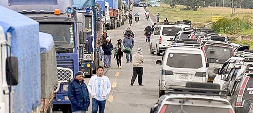 Choferes inician hoy bloqueo de caminos