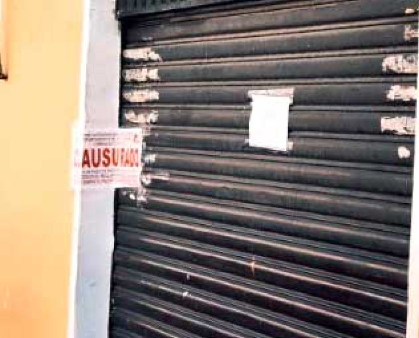Alcaldía pegó comparendos y cerró los negocios
