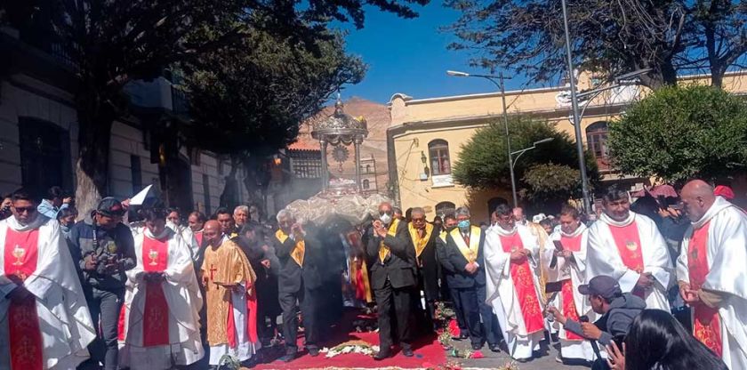 Familias se alistan para vivir el típico Corpus Christi