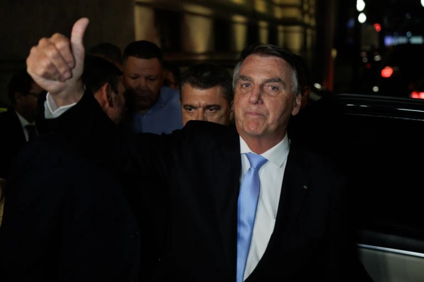 Bolsonaro dice que sufre “persecución sin fin” tras un nuevo revés judicial