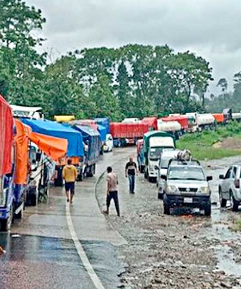 Trópico: Transportistas levantan bloqueos