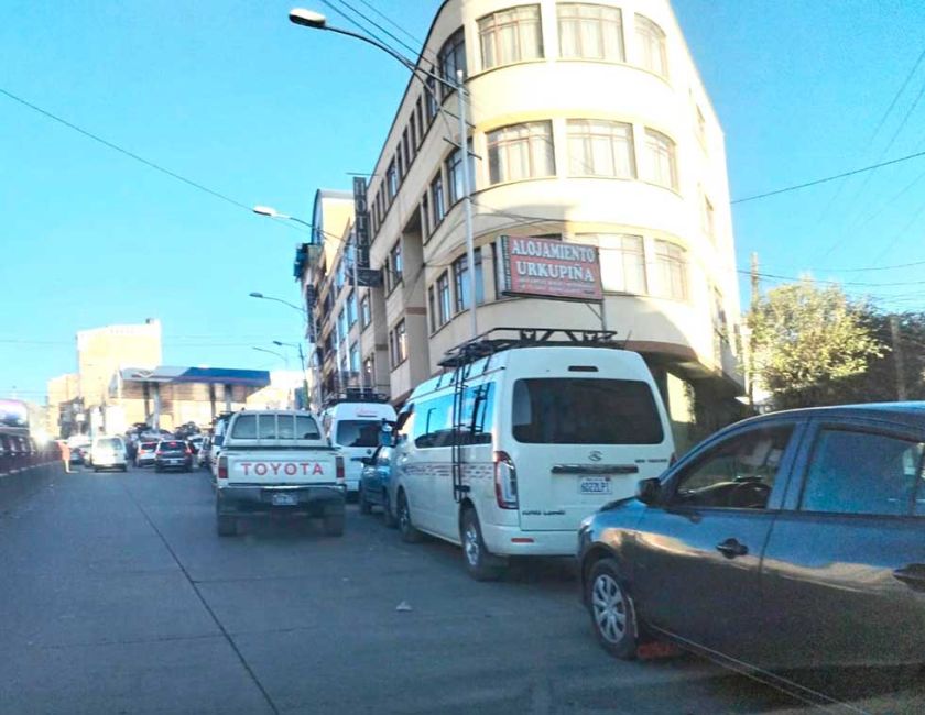 Vuelven las filas a los surtidores y la ANH garantiza combustible