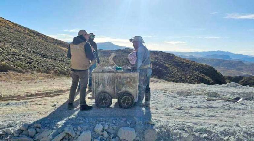 Mineras operan ilegalmente con solicitudes de exploración