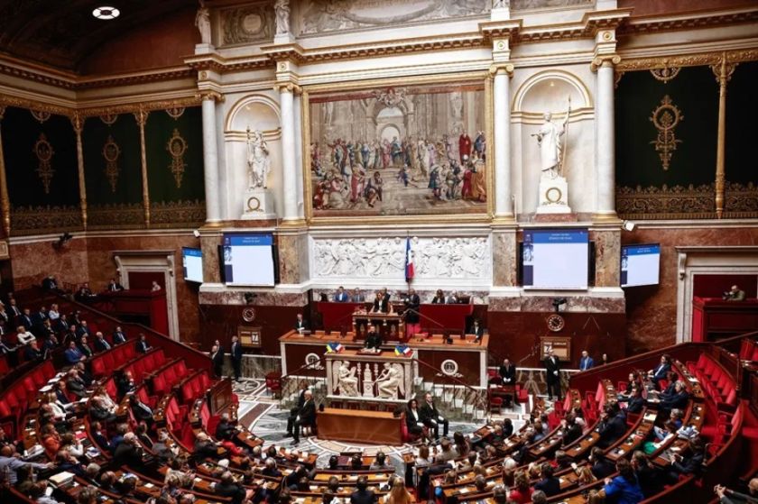 Zelenski dice a los diputados franceses que “para la paz justa hace falta más” apoyo