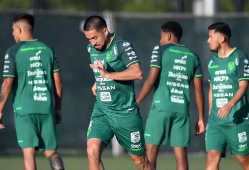 La selección nacional ensaya equipo contra Ecuador