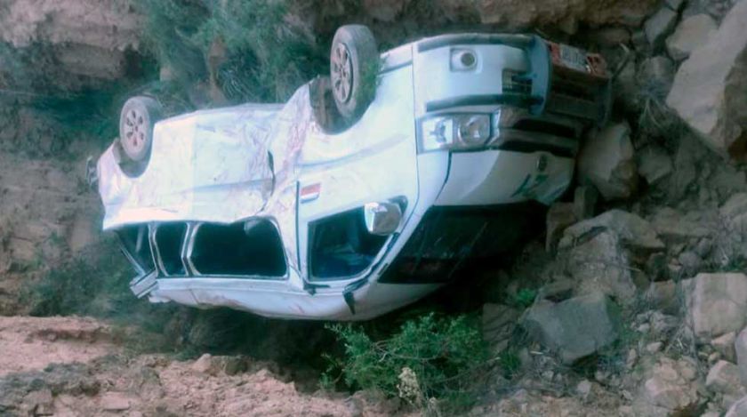 Minibús lleno de estudiantes vuelca en Toro Toro, hay un alumno muerto