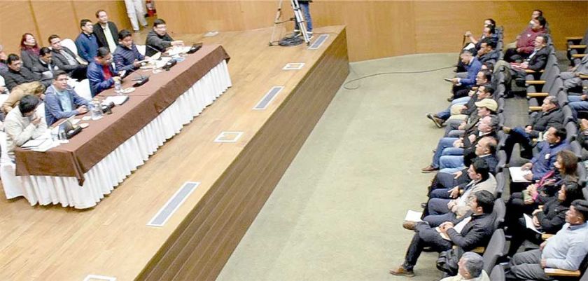 Gobierno y transportistas logran acuerdo para levantar el bloqueo