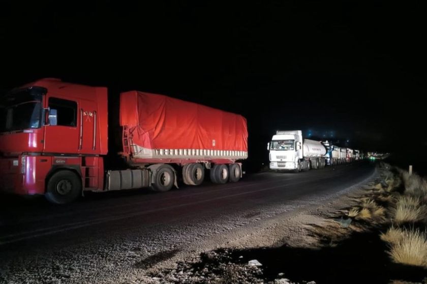 Reportan un bloqueo en Sayari, en la ruta de Cochabamba al occidente
