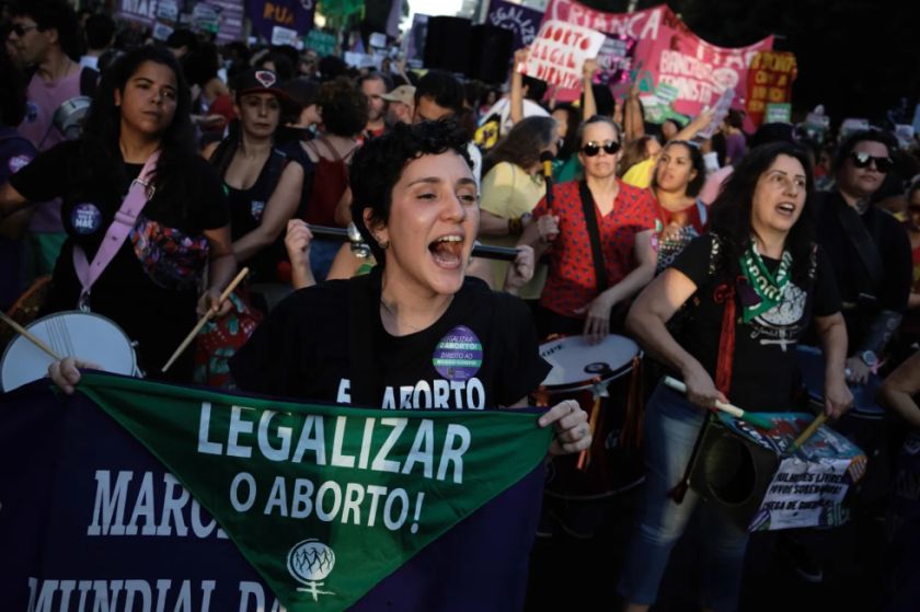 El Congreso de Brasil aplaza la discusión del proyecto que endurece penas contra el aborto