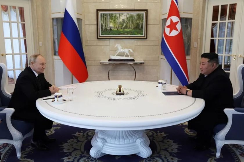 Kim Jong-un y Vladímir Putin firman un acuerdo de “asociación estratégica” que incluye una cláusula de defensa mutua