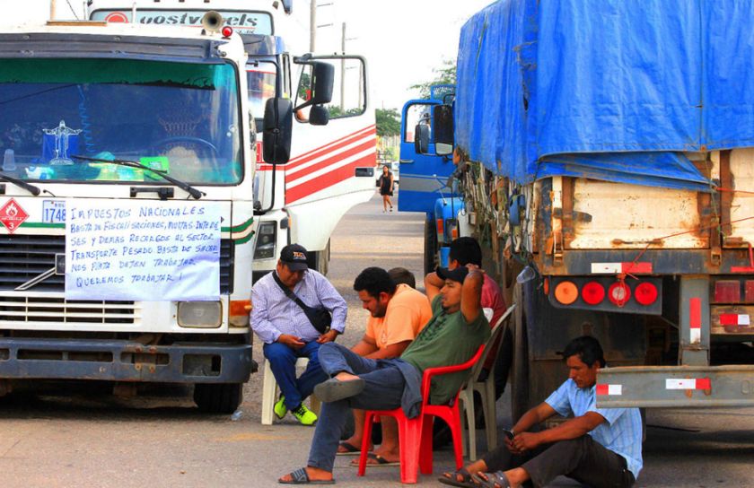 Gremiales buscan acción conjunta con el transporte pesado y el arcismo ve confabulación