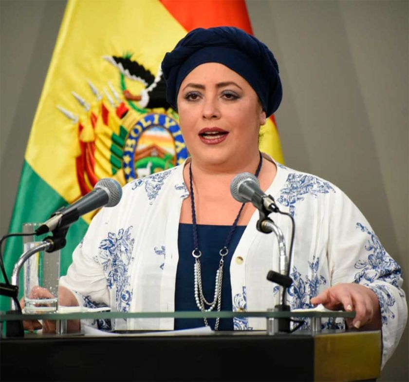 Gobierno: Evo organiza bloqueos para asfixiar la economía del país