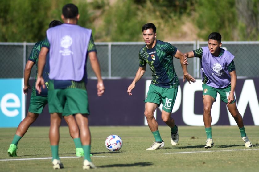 Zago está con dudas para armar el equipo que jugará contra Uruguay
