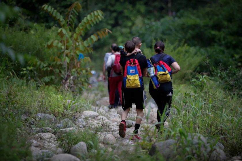Panamá cierra tres pasos de acceso en el Darién para “canalizar” el flujo de migrantes