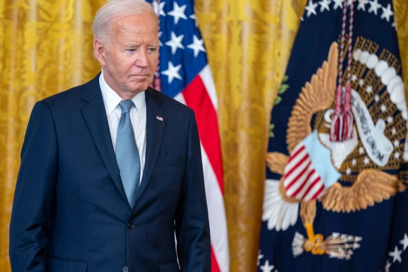 Biden dijo a los gobernadores demócratas que se sometió a un chequeo médico tras el debate