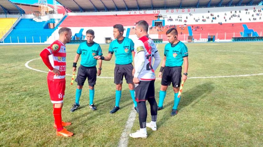 Nacional derrota 3-0 a Independiente en partido amistoso