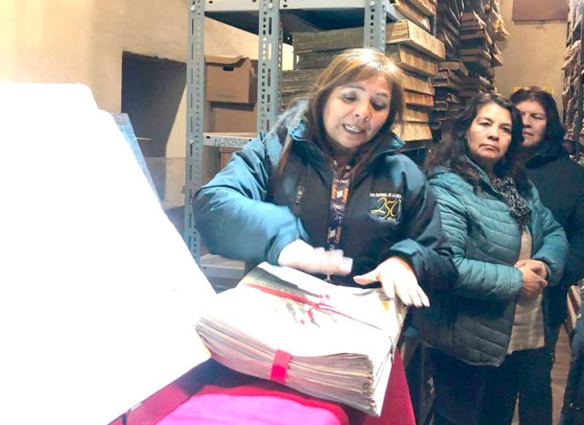 Libros, periódicos y archivos fueron vistos en la "Noche de las Letras"