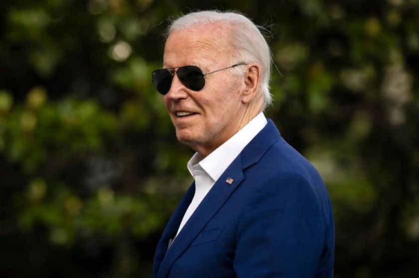Biden insiste en una carta a congresistas que seguirá en la contienda contra Trump