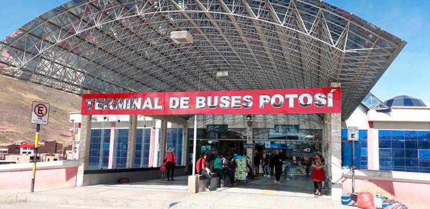 Intensifican los controles en la terminal de buses por el viaje de menores