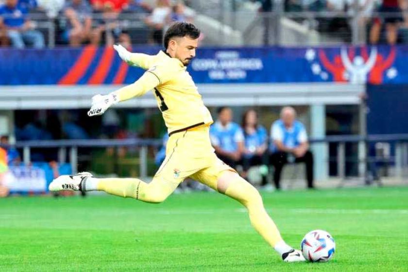 Viscarra tiene 13 atajadas en la Copa América