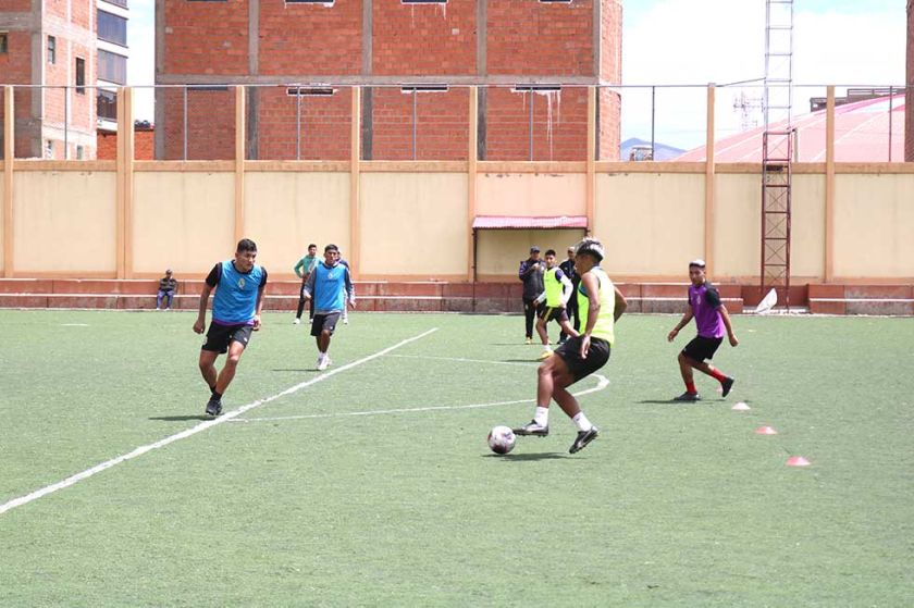 Real deja fuera de su plantel a Luquetta y Herrera