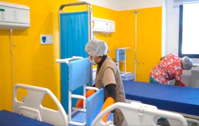 Desinfectan medicina interna del Hospital Natalini por un microorganismo